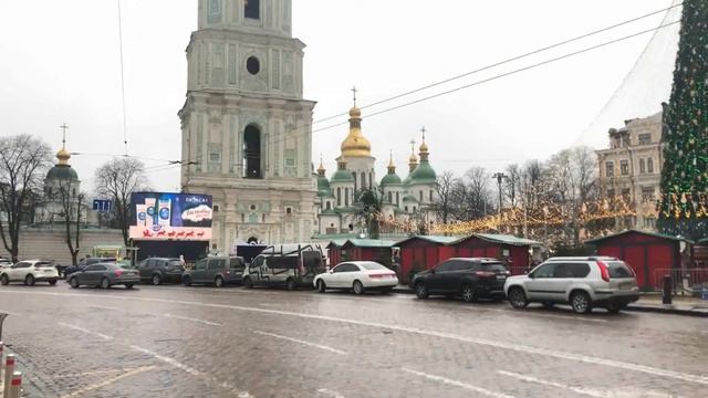Реклама Biokon на відеоекрані Софійська площа смотреть онлайн
