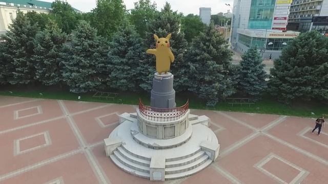 Шок! В России возвели первый памятник Пикачу!!! смотреть онлайн
