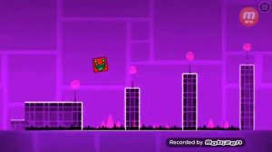 Прохождение первого уровня на три монеты в Geometry Dash