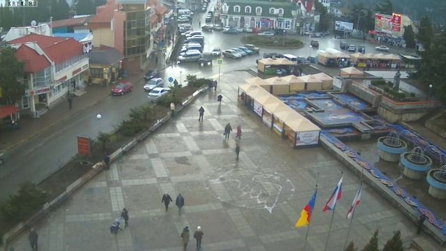 Вебкамера "Площадь Советская". Запись 06.02.2017 10:00:03 смотреть онлайн