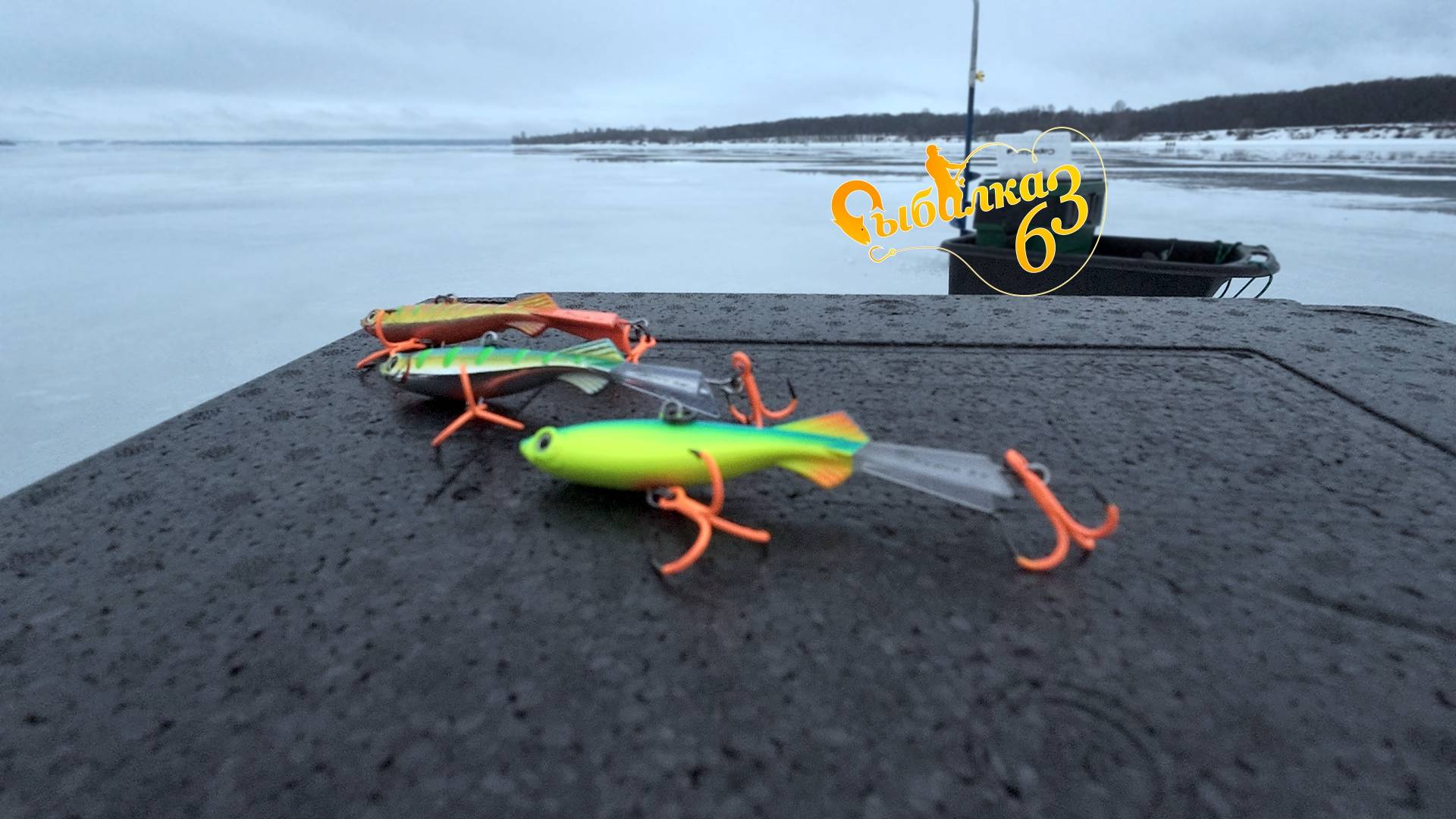 НА ЛЬДУ: ТРУДОВАЯ РЫБАЛКА В ПОИСКАХ ХИЩНОЙ РЫБЫ смотреть онлайн