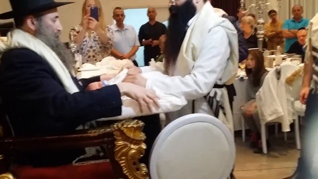 Брит мила Зингер Лиам смотреть онлайн