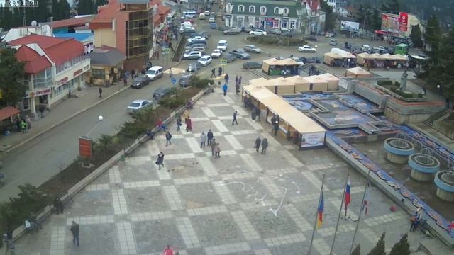 Вебкамера "Площадь Советская". Запись 04.02.2017 13:00:04 смотреть онлайн