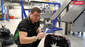 Чем лучше косить?  Робот, трактор или газонокосилка.