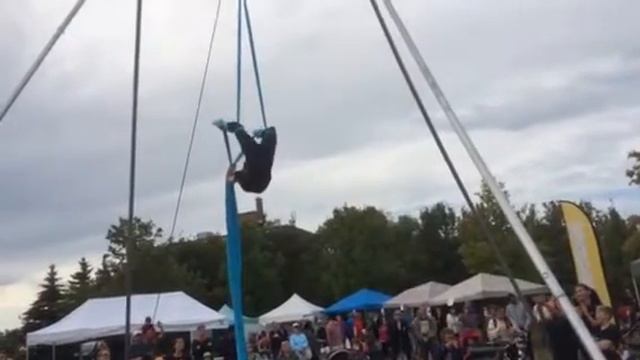 Dana Tors | Toronto Buskerfest Silks Act смотреть онлайн
