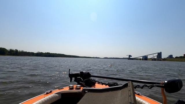 1976 Starcraft Ignition Fix and 95 miles on the Mississippi Lock and Dam 17 & 18 смотреть онлайн