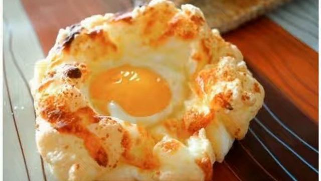 "Яичные гнёзда" на завтрак Приятного аппетита! смотреть онлайн