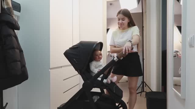 Наша КОЛЯСКА MOMMER PRO ОТ Happy Baby | VLOG UNPACKING THE STROLLER смотреть онлайн