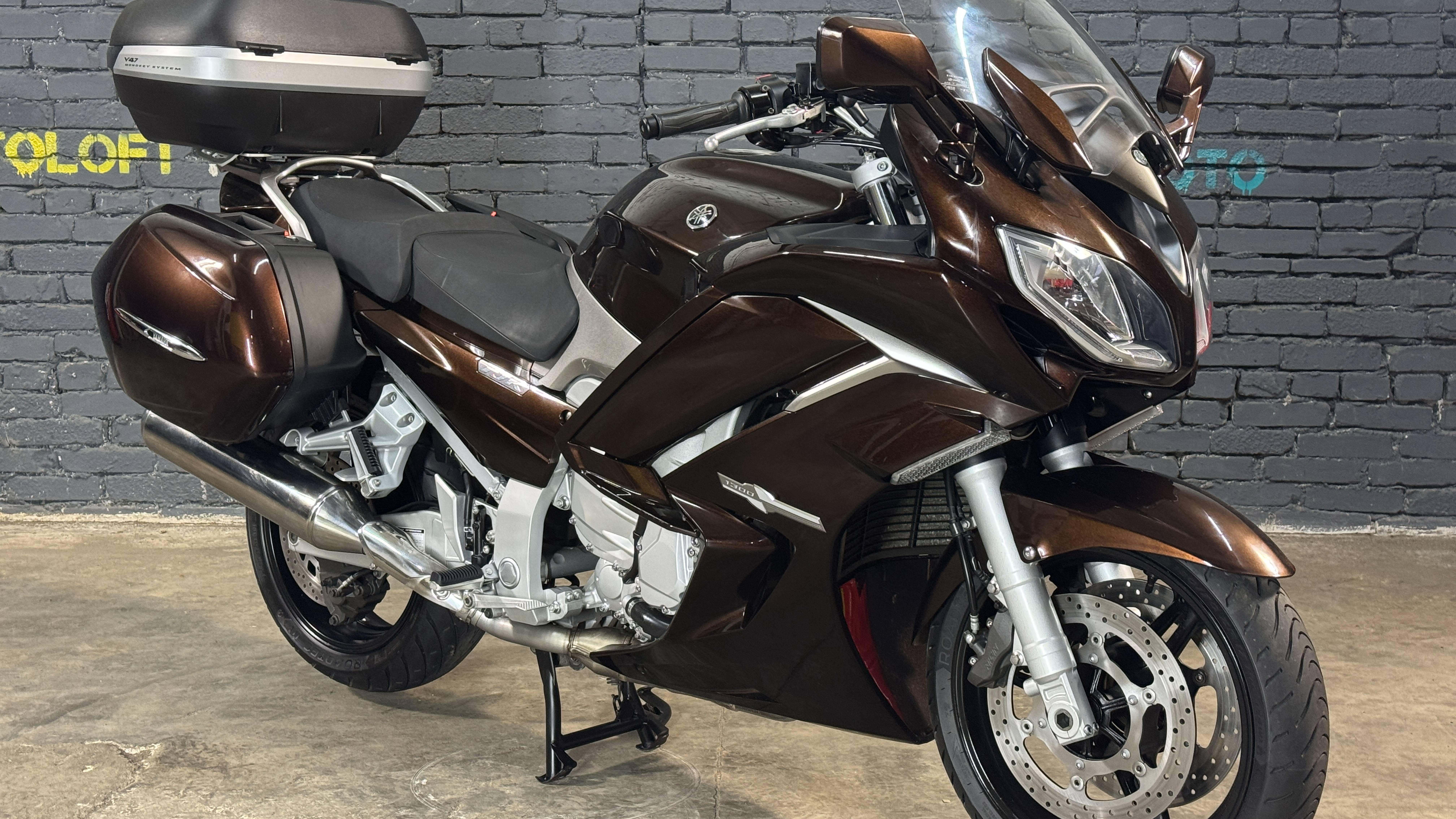Yamaha FJR1300 смотреть онлайн