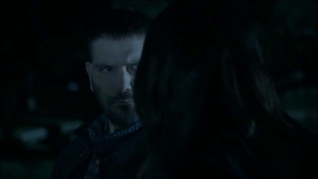 Huck and Quinn - The Bridge Scene смотреть онлайн