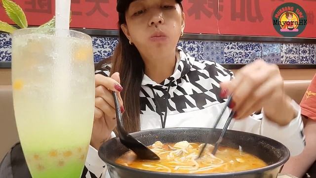 OVERLOAD SPICY NOODLES MUKBANG | TamJai SamGor |MayoraHK смотреть онлайн