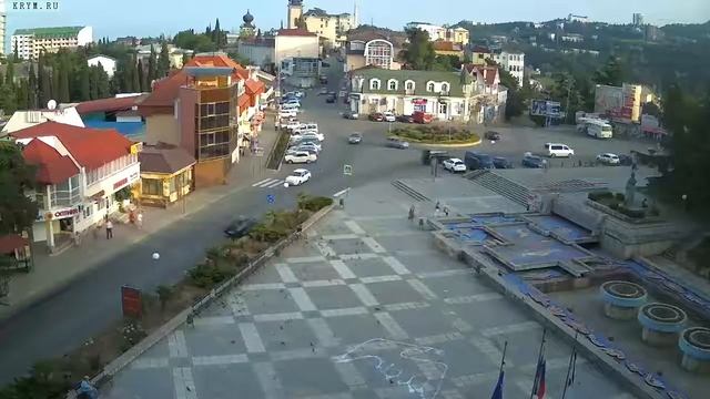 Вебкамера "Площадь Советская". Запись 19.06.2016 19:00:02 смотреть онлайн