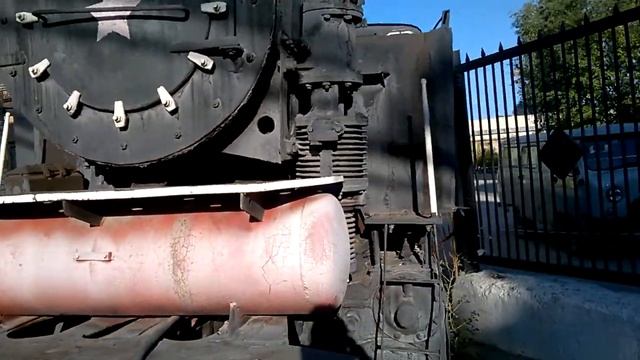 Паровоз застрявший в заборе на территории завода Серп и Молот 23 сентября 2017 смотреть онлайн