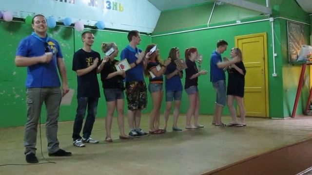 Тройка дилеров))))) то есть лидеров)))) смотреть онлайн