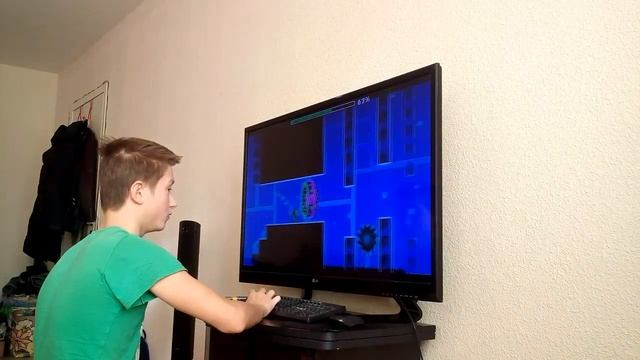 ПРОХОЖДЕНИЕ CLUTTERFUNK НА 3 МОНЕТЫ (1часть) смотреть онлайн