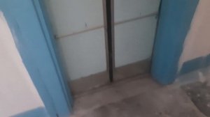 Очень шумный модернизированный лифт УКМ, Q=320 кг,V=0,71 м/сек. проспект Героев, 12(подъезд 2)