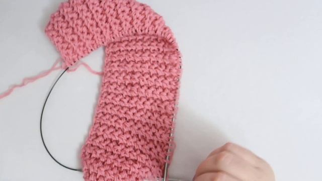 МК ШАПКА ЖЕНСКАЯ СПИЦАМИ. Вяжем шапку на весну!! смотреть онлайн