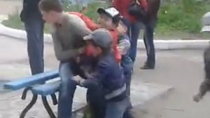 Семикласнику дали люлей малолетние гопники!!