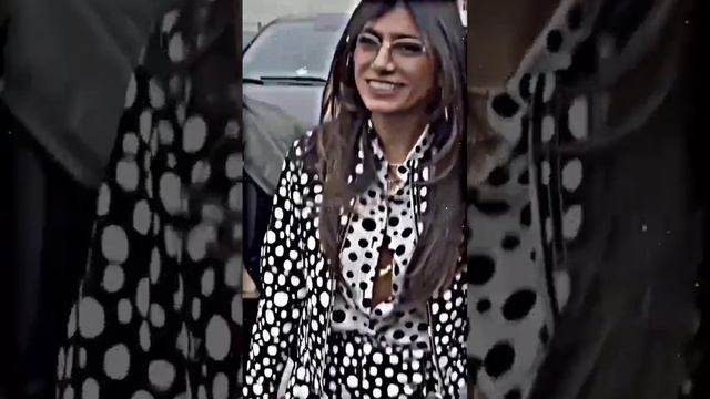 #miakhalifa public ma 😯 hulchul 🤯 #youtubeshorts #trendingshorts #newstatus #shortvideo #short смотреть онлайн