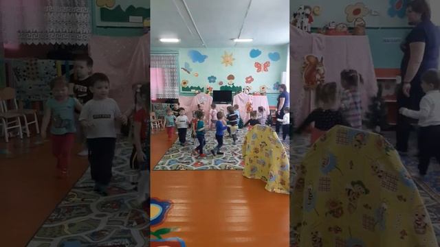 Подвижная игра "Медведь и пчёлы" с детьми 3 года смотреть онлайн