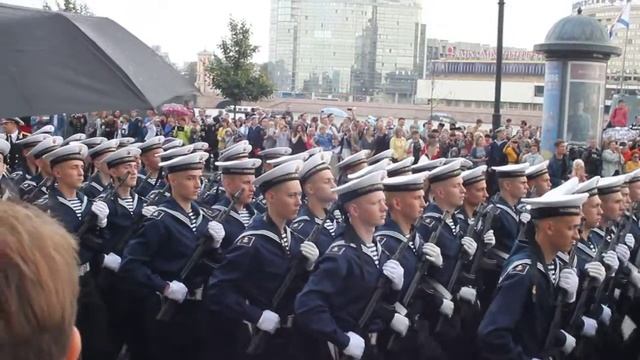 На борту крейсера "Аврора" наш курсант принял присягу смотреть онлайн