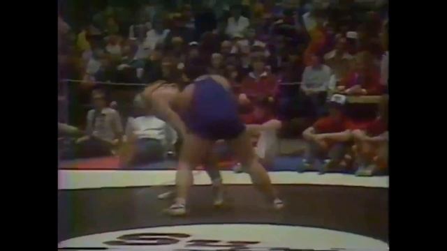 1983 IA HS State Finals 2A HWT; Don Saiyers of Dewitt Central vs Scott Miller of Wapsie Valley смотреть онлайн