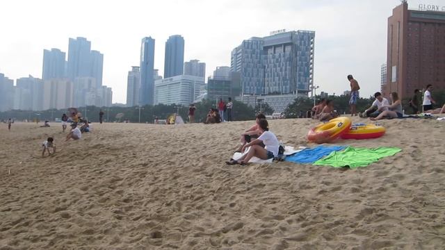 Haeundae Beach смотреть онлайн