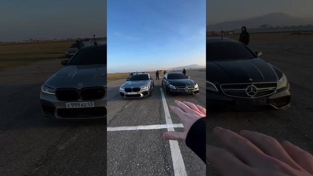 Wengallbi сделал гонку! Банан против M5 F90 смотреть онлайн