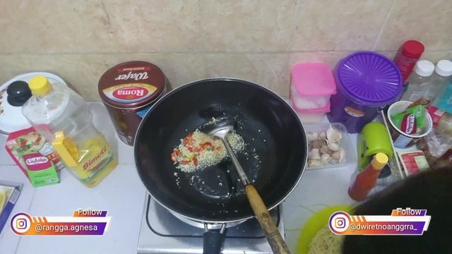 Cara Membuat Spaghetti Aglio E Olio || Resep Spaghetti Ala Rumahan смотреть онлайн