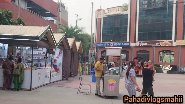 Crown plaza Mall Locality Review | Faridabad Properties available within 60 Lakh Rupees смотреть онлайн