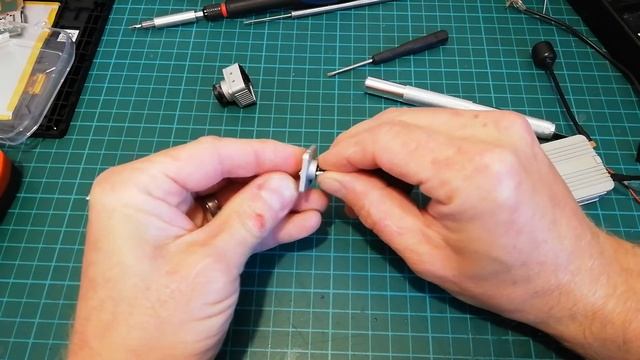 DJI FPV CAMERA BACK COVER, INSTALL COAX RIBBON CABLE смотреть онлайн