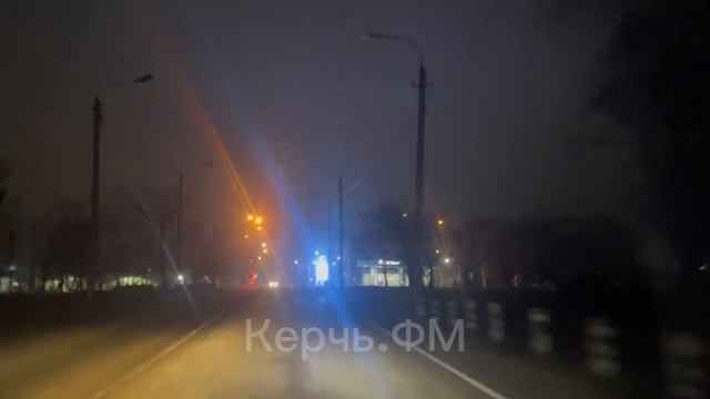 Реклама на Войкова в Керчи слепит водителей смотреть онлайн