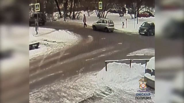 Пенсионер сбил девушку на пешеходном переходе в Омске смотреть онлайн