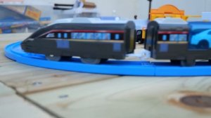 Железная дорога для детей! Железнодорожный вокзал Синкансэн, поезд Томика! Поезда для детей!