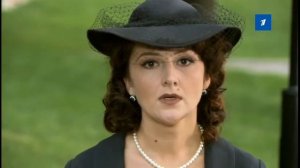 Марина Есипенко"- В Александровском саду". 
слова и музыка- Олег Митяев.