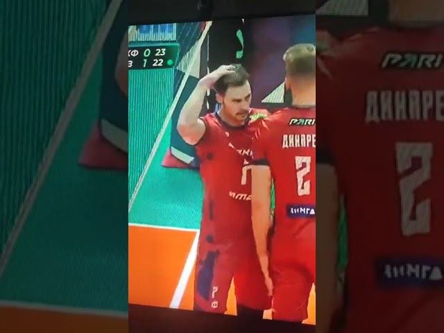 Фиксация ошибки - игра игрока задней линии выше верхнего края сетки. смотреть онлайн