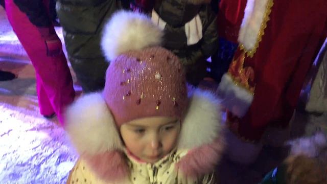 Девочка Амели на празднике в честь Нового Года. Выпуск 40. Снято 20.01.2018. смотреть онлайн
