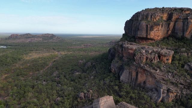 Kakadu. Crocodiles, boating and indigenous art. смотреть онлайн