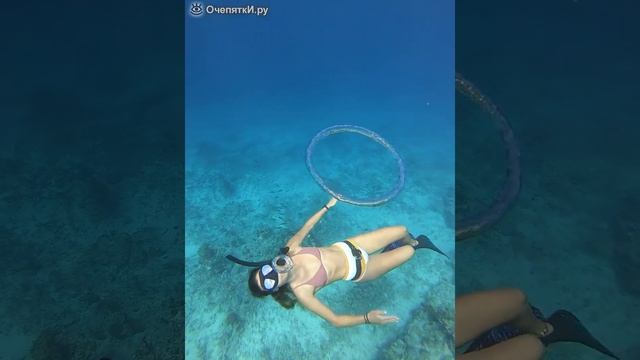 УНИКАЛЬНОЕ ВИДЕО♦️🤗КРАСИВАЯ ДЕВУШКА ПУСКАЕТ ПУЗЫРКИ ДНА ОКЕАНА🏊🏻♀️🌈✨💯😎 смотреть онлайн