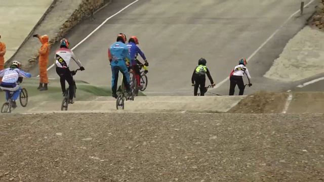 Santiago Santa y Juan Pablo Chaparro - Ubaté смотреть онлайн