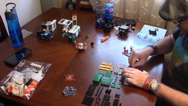 Legos & S@%#: Service Station & Monster Burger Truck смотреть онлайн