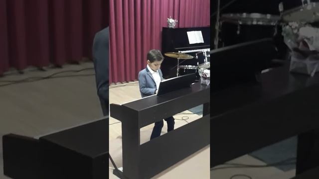 Р. Шуман "Смелый наездник" смотреть онлайн
