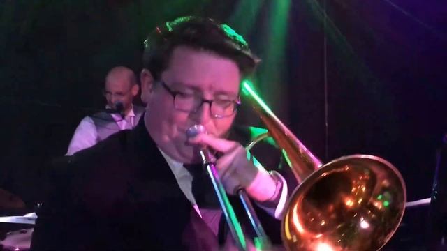 Brick House | Trombone Solo | HONEYCOMB смотреть онлайн