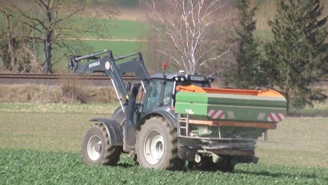 Dünger streuen 2023 / Valtra T.215 und Amazone ZA TS 4200 смотреть онлайн