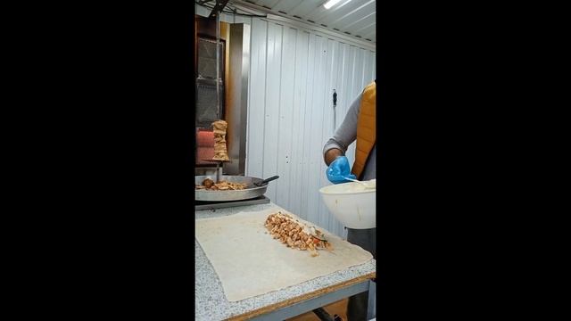 Как открыть шаурмичную на окраине Краснодара за 218 тысяч рублей смотреть онлайн