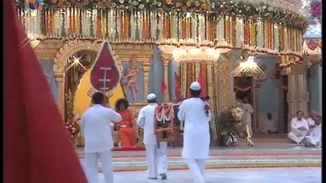 Darshan of Sri Sathya Sai Baba | Part 261 | Ashadi Ekadasi 2001 смотреть онлайн