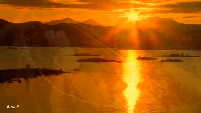 Omar Akram × Surrender (Relaxing, soothing music ) смотреть онлайн