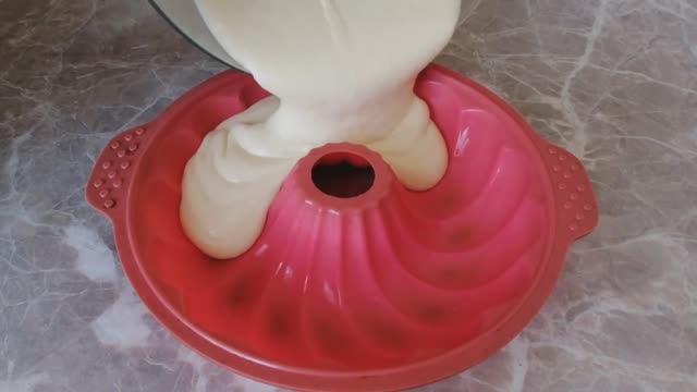 Всего 3 стакана! Этому рецепту уже 50 лет! Самый простой и вкусный кекс смотреть онлайн