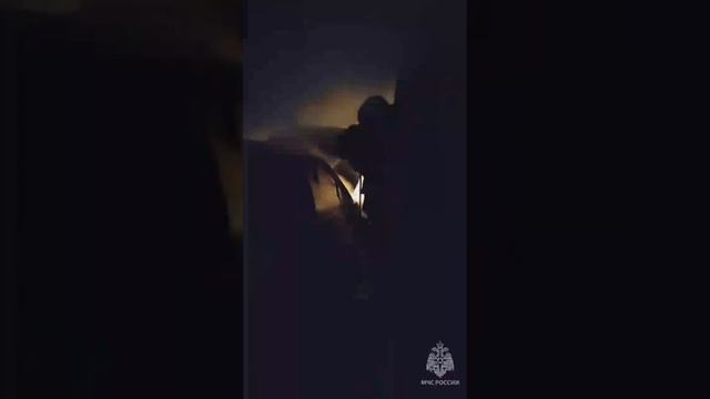 В Омске полыхал гараж вместе со стоящей в нем машиной смотреть онлайн