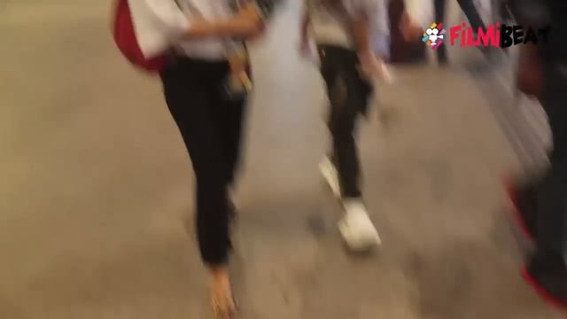 Shahid Kapoor's wife Mira Rajput stuns in lehenga at friend’s wedding | FilmiBeat смотреть онлайн